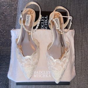 Badgley Mischka: Lennon Embellished Slingback